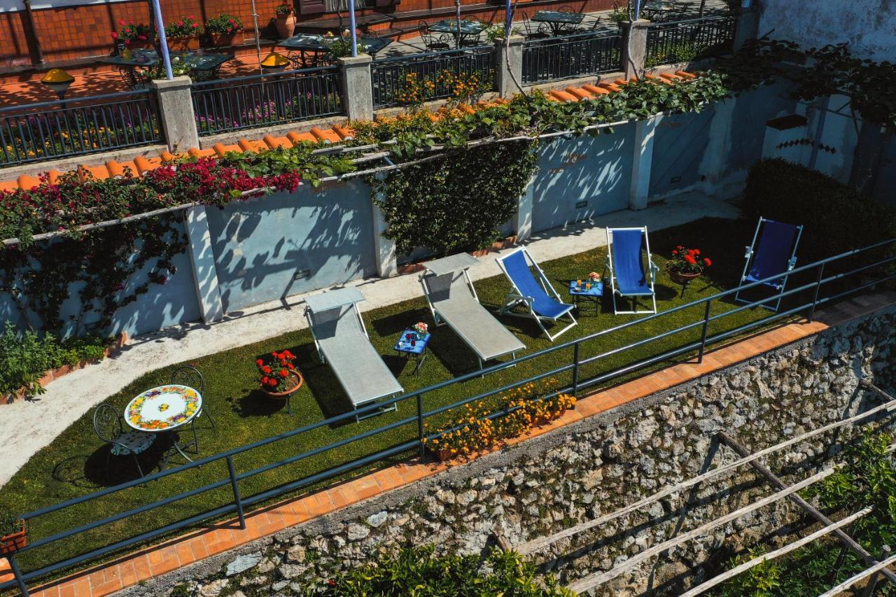 Guest house Roccia Fiorita *